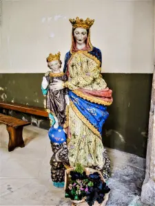 Statue de Vierge à l'Enfant, dans la chapelle des malades (© J.E)