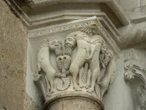 La basilique Sainte-Madeleine (© Frantz)