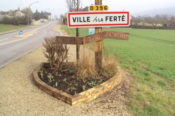 Ville-sous-la-Ferté - 旅游、度假及周末游指南奥布省