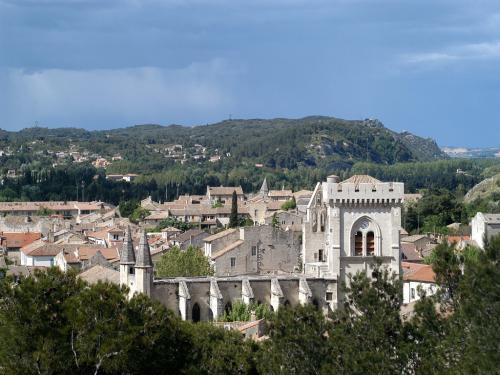 Villeneuve-lès-Avignon - Tourism, Holidays & Weekends