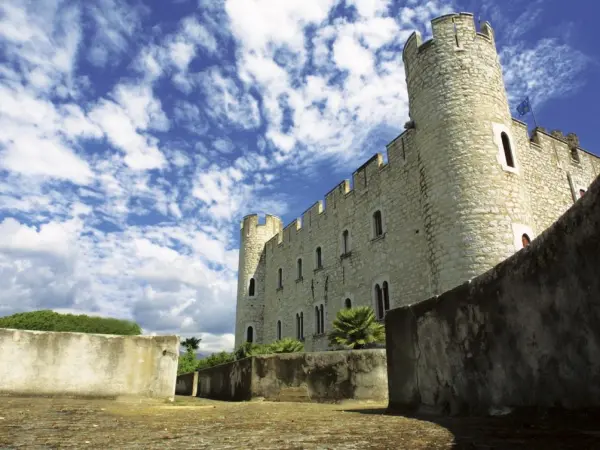 Castello di Villeneuve-Loubet - Monumento a Villeneuve-Loubet