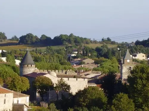 Villeneuve-Minervois - Guia de Turismo, férias & final de semana na Aude