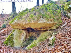 Rock ' Tante Höhle Airie ' '(© Jean Espirat)