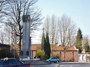 La ville - Monument aux Morts