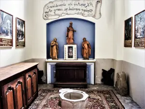 Intérieur de la chapelle Saint-Germain dans l'église (© J.E)