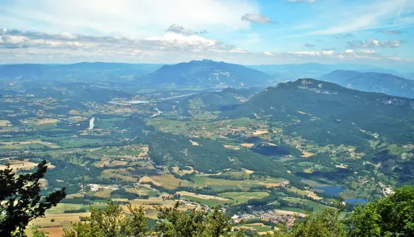 Yenne - Guida turismo, vacanze e weekend nella Savoia