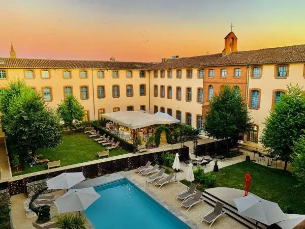 Abbaye des Capucins Spa & Resort - Holiday & weekend hotel in Montauban