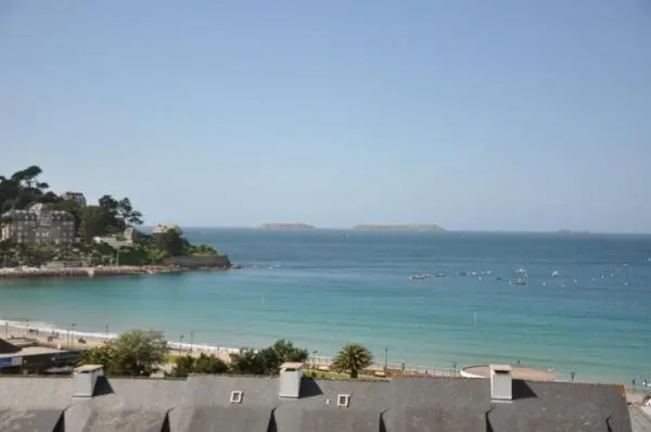 Appartement BELLE VUE MER dans la Tour du Château de Trestraou à PERROS-GUIREC - Réf 865 - Holiday & weekend hotel in Perros-Guirec