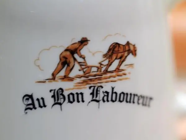 Au Bon Laboureur - ヴァカンスと週末向けのホテルのBray-sur-Seine