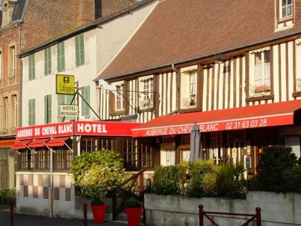 Auberge Du Cheval Blanc - Hotel Urlaub & Wochenende in Mézidon Vallée d'Auge