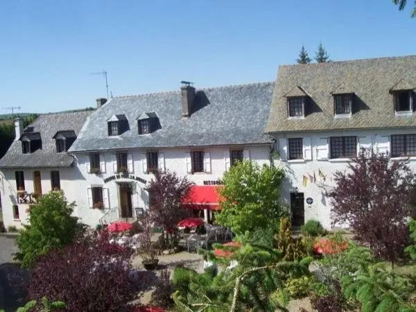 Auberge de Pont-la-Vieille - Hôtel vacances & week-end à Narnhac