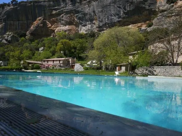 Auberge des Seguins - Hotel Urlaub & Wochenende in Buoux