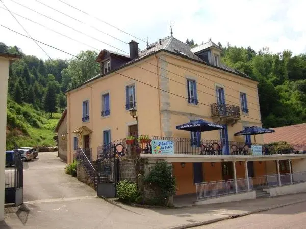 Aux Studios du Parc - Holiday & weekend hotel in Plombières-les-Bains