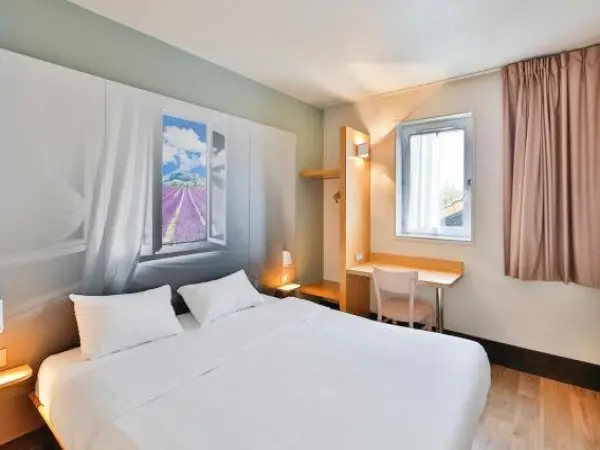 B&B HOTEL Valence Sud - ヴァカンスと週末向けのホテルのValence
