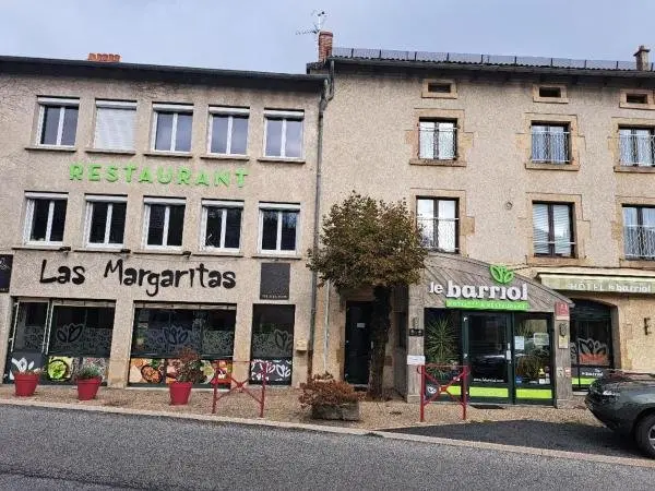 Le Barriol - Hôtel vacances & week-end à Saint-Julien-Chapteuil