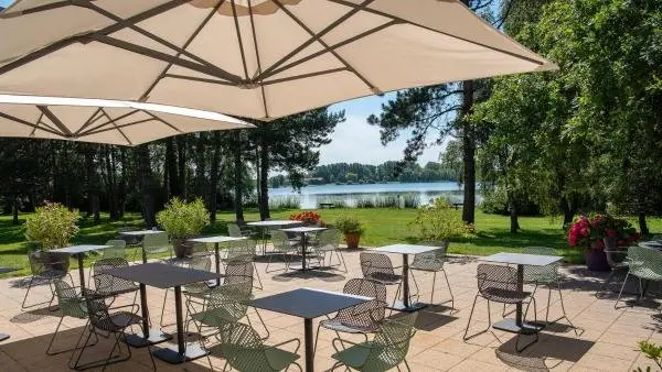 Best Western Hotel du Lac Dunkerque- Restaurant ouvert 7/7 midi et soir - Hotel de férias & final de semana em Armbouts-Cappel