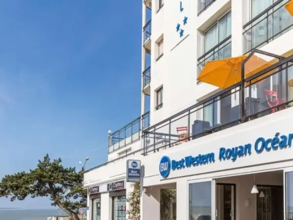 Best Western Hôtel Royan Océan - ヴァカンスと週末向けのホテルのRoyan