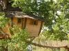 Cabane Perchée dans les Arbres - ヴァカンスと週末向けのホテルのSaint-Hilaire-en-Morvan