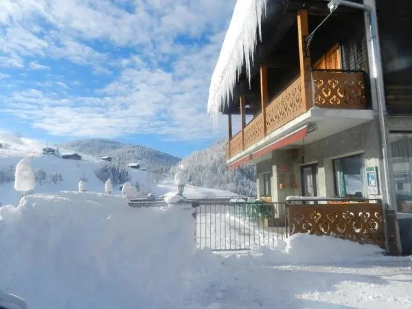 Chalet-Hôtel du Borderan - Holiday & weekend hotel in La Clusaz