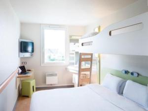 ibis budget Clermont Ferrand le Brezet Aeroport - Hotel in Clermont ... ibis budget Clermont Ferrand le Brezet Aeroport - Hotel in Clermont ...