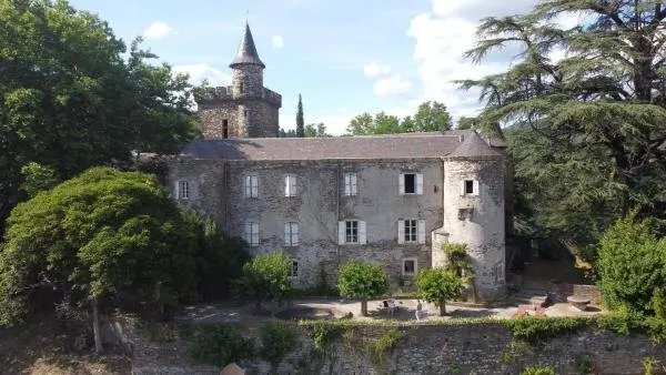 Le Château de Cambiaire - Hôtel vacances & week-end à Saint-Étienne-Vallée-Française