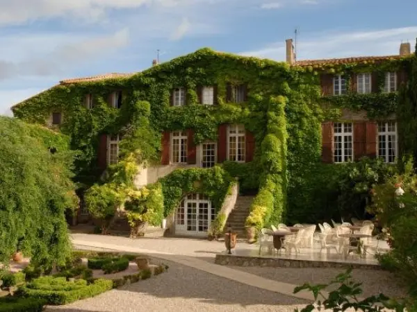 Château de Floure - Hôtel, restaurant, SPA et piscine extérieure chauffée - Holiday & weekend hotel in Floure