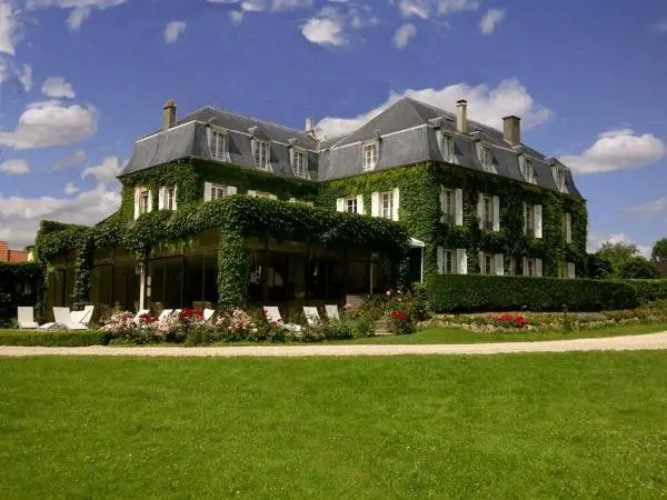 Château de Sancy - Holiday & weekend hotel in Sancy