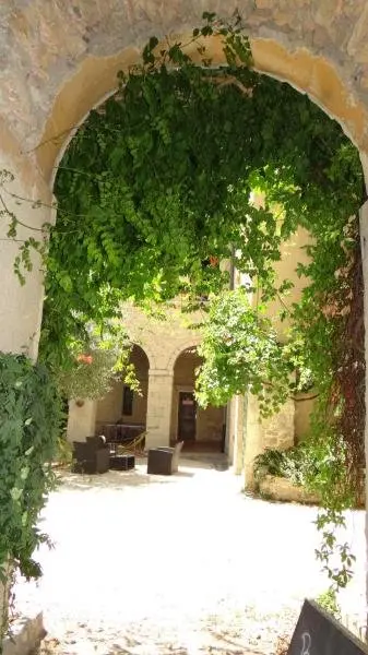 Le Cloître des Dominicains - Hôtel vacances & week-end à Buis-les-Baronnies