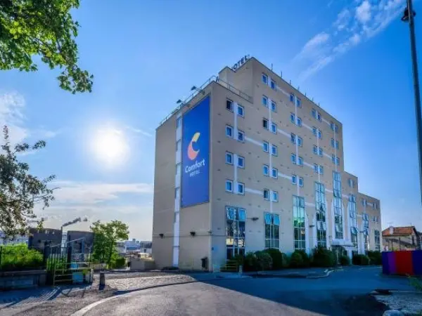 Comfort Hotel Paris Porte d'Ivry - Holiday & weekend hotel in Ivry-sur-Seine