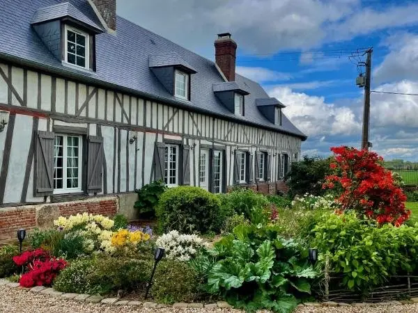 Cottage 4 chambres avec cheminée - Hotel de férias & final de semana em Épégard