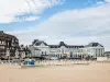 Cures Marines Hotel & Spa Trouville - MGallery Collection - ヴァカンスと週末向けのホテルのTrouville-sur-Mer