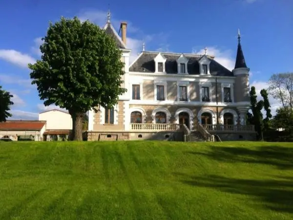 Eclosion Château Hôtel & Restaurant - Hotel vacanze e weekend a Saint-Paul-en-Jarez