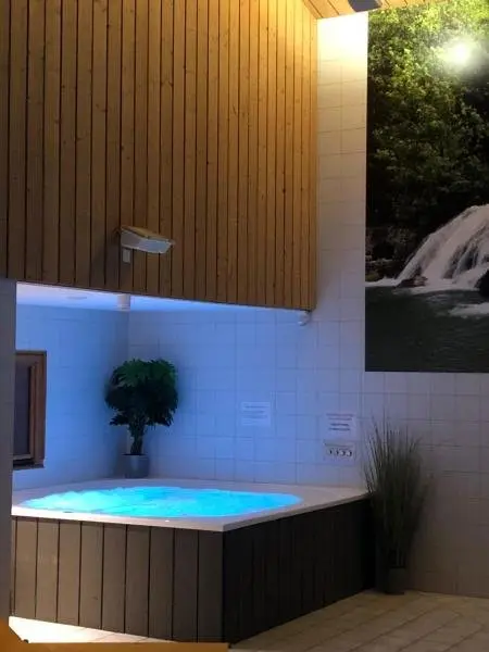 Etoile des Neiges Piscine Spa Sauna - Hotel vacanze e weekend a Métabief