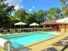 Holiday Home with Private Terrace - Holiday & weekend hotel in Oradour-sur-Vayres