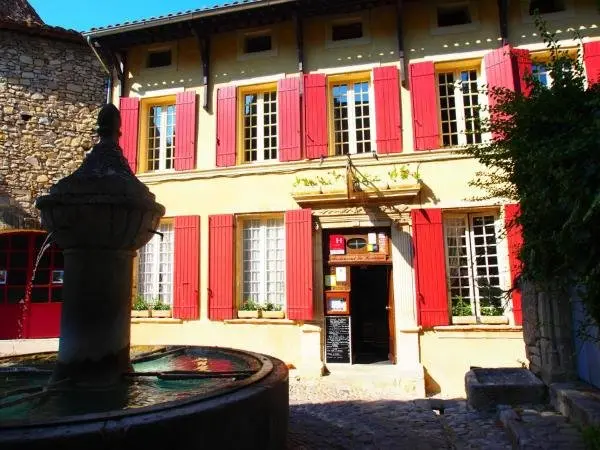 Hostellerie Le Beffroi - Hotel vakantie & weekend in Vaison-la-Romaine