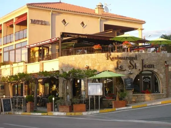 Hotel & Restaurant le Saint Jean - 假期及周末酒店在Cargèse