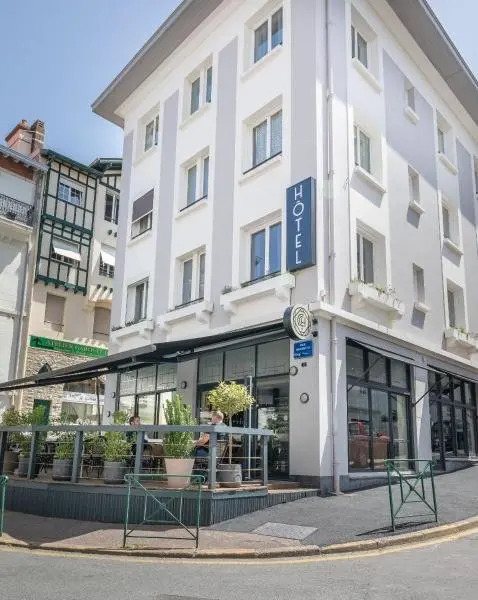 Hôtel Cosmopolitain - Holiday & weekend hotel in Biarritz