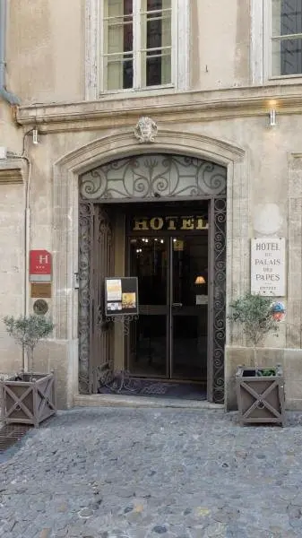 Hôtel du Palais des Papes - ヴァカンスと週末向けのホテルのAvignon