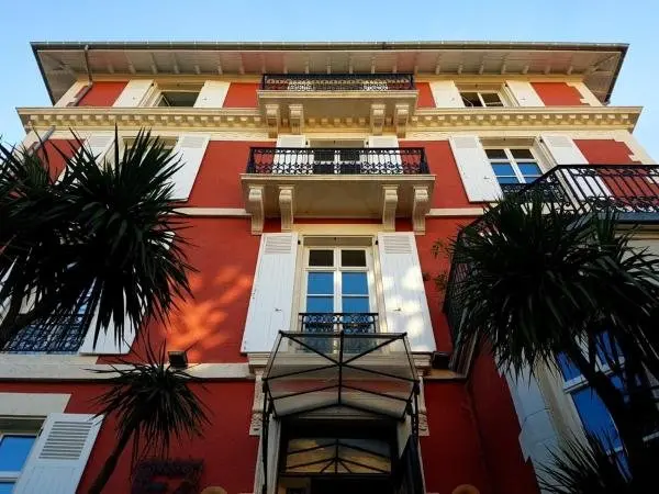 Hôtel & Espace Bien-être La Maison du Lierre - Holiday & weekend hotel in Biarritz