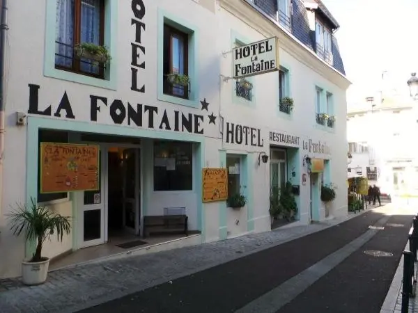 Hôtel La Fontaine - Holiday & weekend hotel in Lourdes