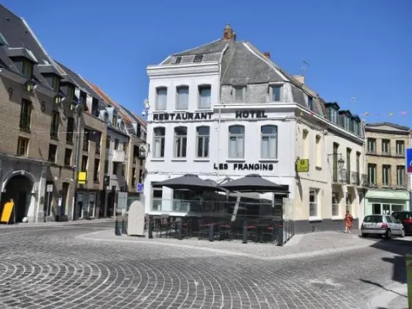 Hôtel Les Frangins - Hotel vacanze e weekend a Saint-Omer