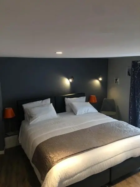 HOTEL HOVI DE LA MAIRIE - Holiday & weekend hotel in Aubervilliers