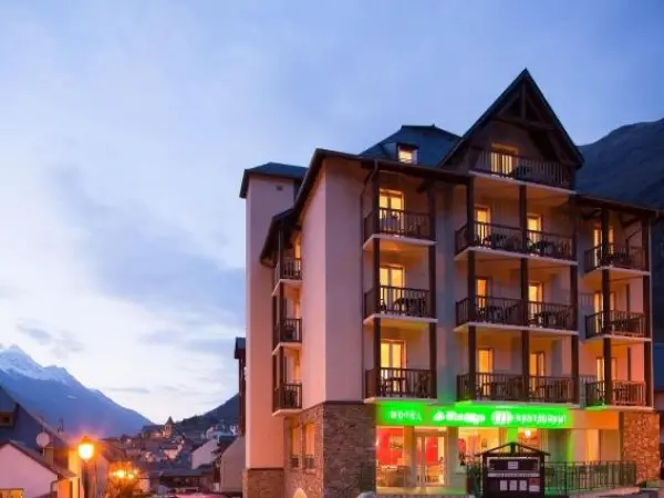 Hôtel Le Montaigu - Hotel vacaciones y fines de semana en Luz-Saint-Sauveur