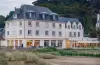 Hôtel de la Plage - Holiday & weekend hotel in Plonévez-Porzay