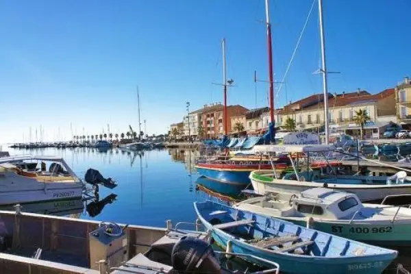 Hotel-Restaurant Du Port - Hotel Urlaub & Wochenende in Mèze