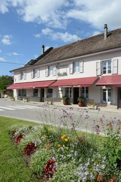 Hotel Restaurant Rolland - Holiday & weekend hotel in Montagnieu