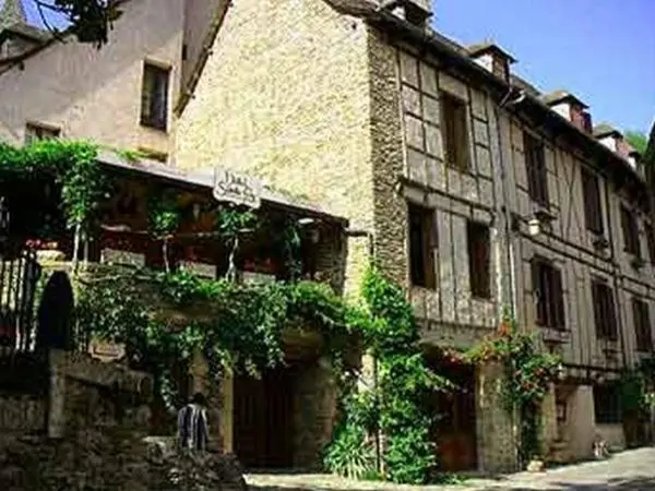 Hôtel Sainte Foy - Hotel vacanze e weekend a Conques-en-Rouergue