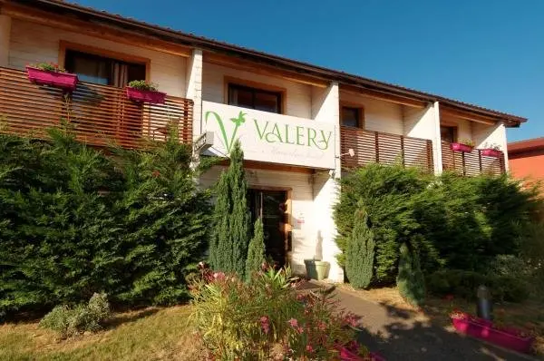 Hôtel Valery - Hotel Urlaub & Wochenende in Montélier