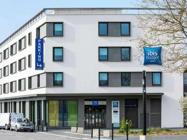 ibis budget Saint Quentin Yvelines - Vélodrome - ヴァカンスと週末向けのホテルのMontigny-le-Bretonneux