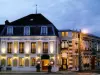 L'Hôtel Le Cheval Noir - ヴァカンスと週末向けのホテルのMoret-Loing-et-Orvanne